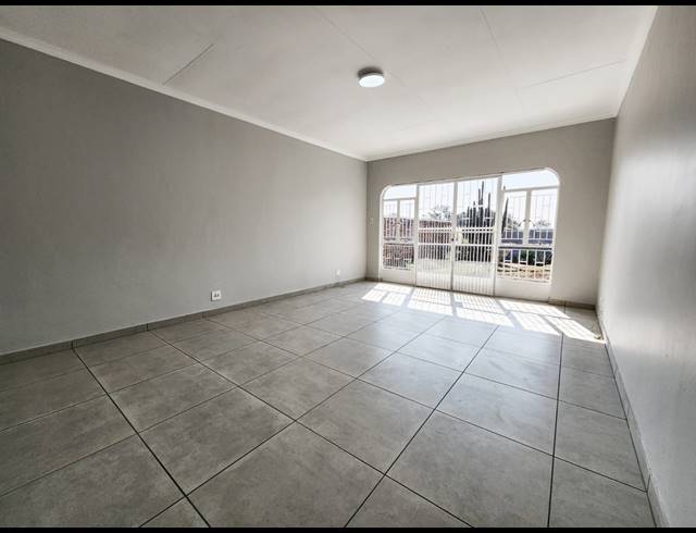 3 BEDROOM HOUSE FOR SALE IN VAALPARK
